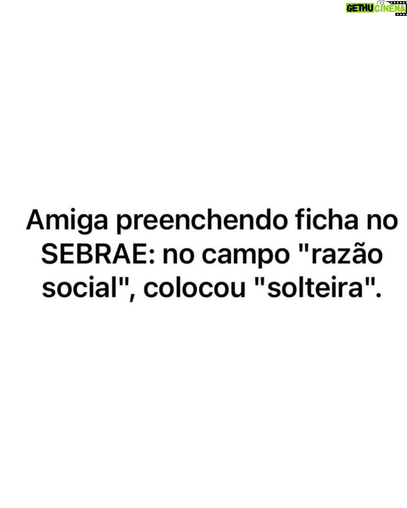 Chico Felitti Instagram - Empreender pode ser difícil! O Santander me chamou para perguntar para a galera que me segue quais foram as histórias mais malucas que já passaram na saga que é o sonho do próprio negócio. Os causos têm nota fiscal perdida embaixo da máquina de lavar e um menino que achava que os pais eram "MEI agricultor" kkk. E você, que perrengue já passou nessa vida de CEO de MEI? Conta aí nos comentários, e aproveita que está chegando o Dia do Empreendedor. E pode respirar aliviado que o Santander tem produtos e serviços para deixar essa jornada bem menos "perrenguenta". Saiba mais no link da bio de @santanderbrasil #publicidade