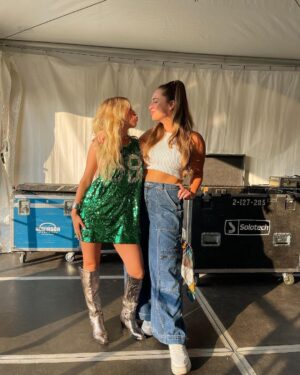 Chloée Deblois Instagram - 🌞🌥️