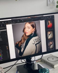 Chloée Deblois Instagram - Behind the scene d’un rêve pour le @magazine_vero 🎉 Direction artistique: Marie-Michèle Leduc @mariemichele_leduc Rédactrice en cheffe Théo Dupuis Carbonneau @theo_dc Direction mode: Sophie St-Laurent @sostlo Photographe: Marjorie Guindon @marjorieguindon_photographe Stylisme: Vanessa Giroux @vangiroux Mise en beauté: Alper Sisters @alpersisters Coordonnatrice: Claudia Guy @claudiaguy