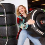 Chloë Grace Moretz Instagram - This was by far one of the best weekends of my life !! Thank you @williamsracing @williamsesports for having me to the Austin Grand Prix 🤯 I’m still giddy and seriously .. not gonna miss up a chance to join the pit crew ;)