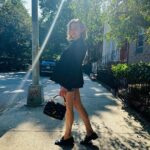 Chloë Grace Moretz Instagram - New York summer days 🌞 thank you to my @louisvuitton family for my new #LVGO14 bag @nicolasghesquiere ❤️🤍❤️