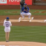 Chloë Grace Moretz Instagram - What a wildly fun day, thank you so much @mets for letting me throw out the first pitch!! It was a little left of center 😂 but I’ll keep training to get ready for that starting line up next season ⚾️ 💪