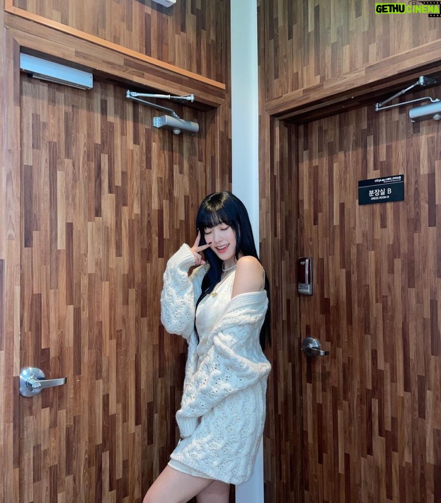 Choi Ye-rim Instagram - 화이트 체리이🤍