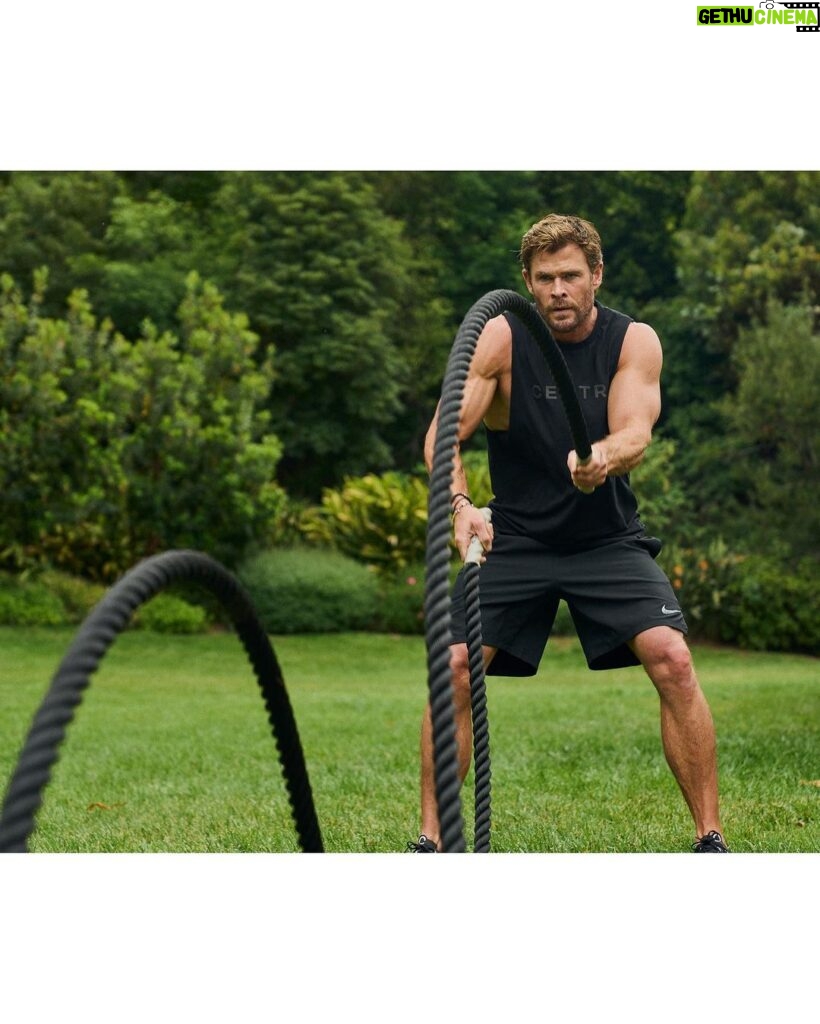 Chris Hemsworth Instagram - Get active with this 20 minute upper body blast with the @centrfit strength equipment 💪🏻 Push up w/ handles 25 reps Banded lateral raise x 12 reps Rest 40-60 sec x 4 sets Standing hammer curls 12 reps (each arm) Battle rope 50 reps Rest 40-60 seconds x 4 sets Plank hold 1 minute Rest 30 sec x 3 sets Save up to 25% on Centr digital coaching & strength equipment.