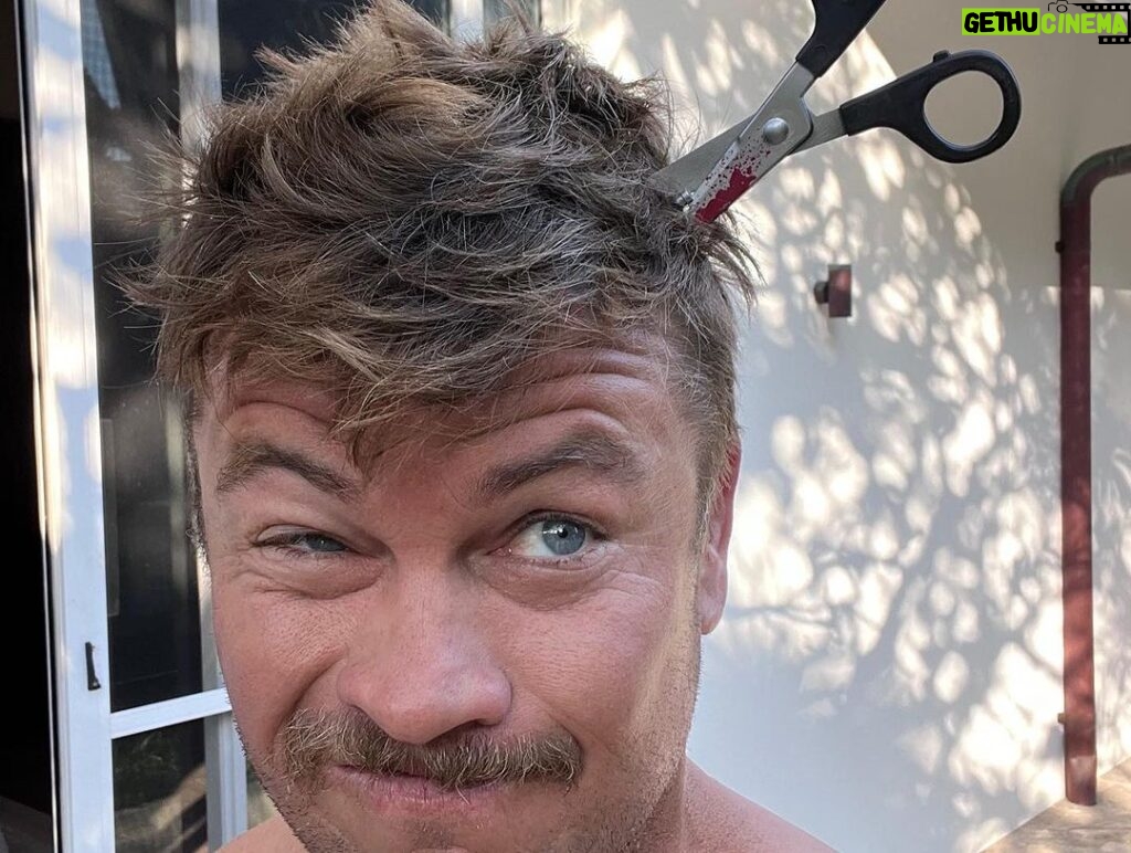 Chris Hemsworth Instagram - Happy birthday to the best big bro anyone could ask for! I remember when I first started high school and not having to deal with the usual intimidating transition due to being Hemzys little brother. What a blessing to have the big man watching over and being given a clear path through the jungle of unruly teenagers! Love you @hemsworthluke