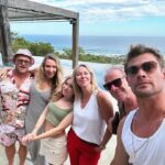 Chris Hemsworth Instagram – Happy holidays to all you beautiful humans! Xo