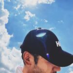 Chris Lee Instagram - ☀️🏃🏻🌁 @hellyhansen I love bathing in the sun, I love running in the city of bridges, But hell NO for heat and burn. 不防曬？變「難止汗」。 我愛陽光我愛運動我也愛古銅肌， 穿上 @hellyhansentaiwan 經典CREW系列涼感夏季外套跟棒球帽， SOLEN TECH UPF50+ 再多的戶外運動， 依然還是的男子漢。 #model #actor #chrislee1111travels #pittsburgh #pennsylvania #USA #steelcity #cityofbridges #ALIVE #ExploreWithSolen #hellyhansentaiwan Schenley Park