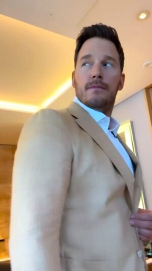 Chris Pratt Instagram - Feelin’ myself in Korea #gotgvol3