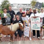 Chris Pratt Instagram - The Parks gang went picketing today. I couldn’t be there, but I stand in solidarity with them. #SAGAFTRAstrong #SAGAFTRAstrike