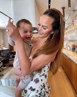 Chrissy Teigen Instagram - I had a really nice birthday 🥹 went to to see my friends @flamingo_estate, had a beautiful lunch with friends, then did ketamine therapy and saw space and time and baby jack and some weird penguins and cried and cried and cried. Then laid with my babies, then hot pot, then hung with my best friend 💗