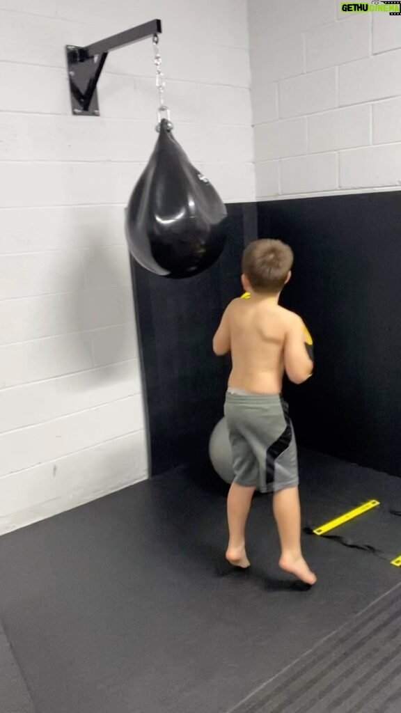 Christopher Lindsey Instagram - #Troyboy training for any and every thing!#Spiderboytroy #stronghold #family #dadlife #love #luckyguy @fyziogymrevolution #thepuncher