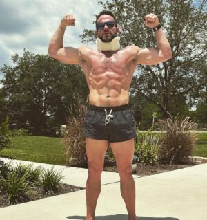 Christopher Lindsey Instagram - 40. #Endofheartache #messiahofthebackbreaker #bmf