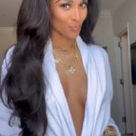 Ciara Instagram - Philly I’m here! Dreams come true! Catch me on @QVC tonight! @OAMSKIN 🤟🏽😘