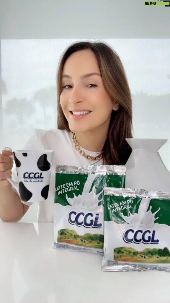 Claudia Leitte Instagram - No meu café da manhã não pode faltar o leite de verdade, disso eu e a @ccgloficial entendemos. Adicione a nutrição e o sabor do leite de verdade na sua rotina com @ccgloficial🥛🤍!