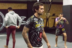 Claudio Puelles Instagram - Fotos del #seminario de @claudio_puelles en #tbp #grappling #visitastbp #ufc #luchadorufc #ufcperu