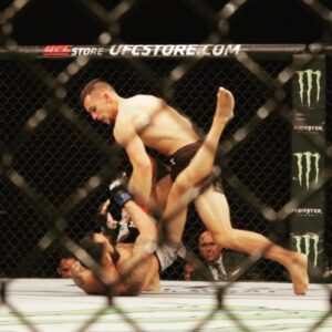 Claudio Puelles Instagram - 🗓️ Flashback Friday 

¿Recuerdan esa noche? 👀
¿Estuviste ahí? Cuéntame cómo lo viviste 🤙🏽
.
.
.
.
.

📸 @kotecruz11 / Mayo 19, 2018

#PrinceOfPeru #ClaudioPuelles #UFC #ArribaPeru #fbf #lutalivre #mma #kneebar #hhm