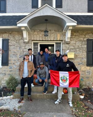 Claudio Puelles Instagram - Rumbo a Washington DC / gracias a @benreitermma y familia por la paciencia y fuerza, equipo @pmacperu está listo!🙏👊

@benreitermma 
@elmudopinedo 
@claudio_puelles 
@claudio_puelles 
@kevin_gallonegro 
@fuertebarzola 
@rolliepeterkin 
@genaromortgage06 

#Lutalivrecombatmma