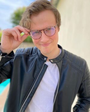 Connor Weil Instagram - Trying something.... 

#la #actor