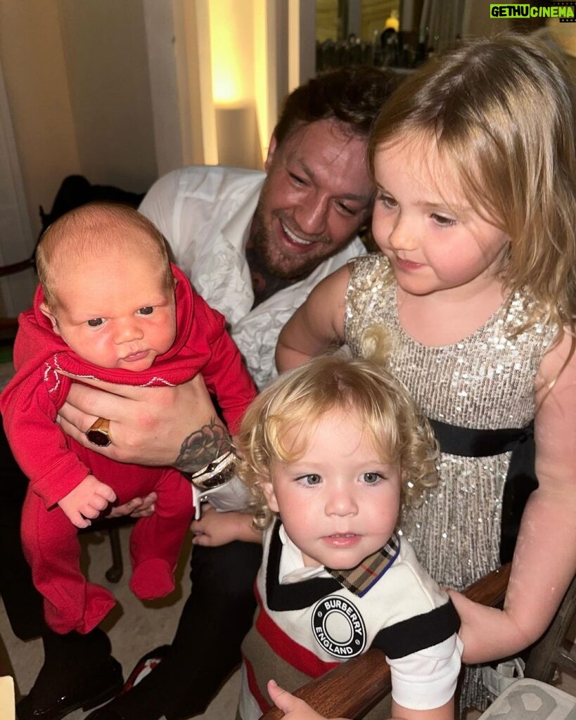 Conor McGregor Instagram - Christmas 2023 🎁