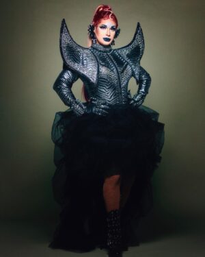 Cynthia Lee Fontaine Instagram - Muchas Gracias a la @revistag por este artículo a cerca de mi reciente sencillo musical y remix “ Tu y Yo” estoy sin palabras ! Una revista que sigo mucho antes de ser la artista que soy hoy en día . Y verme párte de esta edición es un honor . Muchas gracias !

Para leer el artículo completo visita este enlace en mis historias . 

🔥Foto por : @anthonygareaux 
🔥Vestuario por : @pdavilafashion y Dayans Sánchez 
🔥Cabello por : @draglabwigs 
🔥Falda negra , maquillaje y concepto por mi . 

#artista #CLF #cantante #compositora #musica #regueton #pop #seguimosconfuerza #palanteconfe