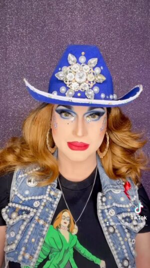 Cynthia Lee Fontaine Instagram - Last weekend Look to see @gloriatrevi on her #isladivinaworldtour concert in Austin , Texas ! Enjoy 

Also follow me on @tiktok  my name there is @cynthialeefontaine_ 

My Abranse Perras T-shirt will be available soon ! Stay tune 

#transformation #mua #drag #fyp #fypシ #reels #reelsinstagram #rupaulsdragrace #glam #cucubeauty #makeup