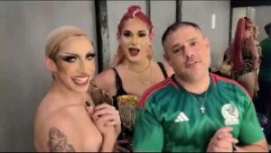Cynthia Lee Fontaine Instagram - Drag Race Mexico 🇲🇽 neck challenge 💋💋 

Get a #hickey from @gala.varo and have her autograph your neck and then post!  WE LOVE U GALA ❤️ 💓 💖 

WWW.CLUBPAPI.COM 🌈🌈🌈
#neckchallenge #clubpapi #papi #galavaro #mexico #Richssd #dragracemexico #dragrace #kiss  #cynthialeefontaine #papichulo #corazon