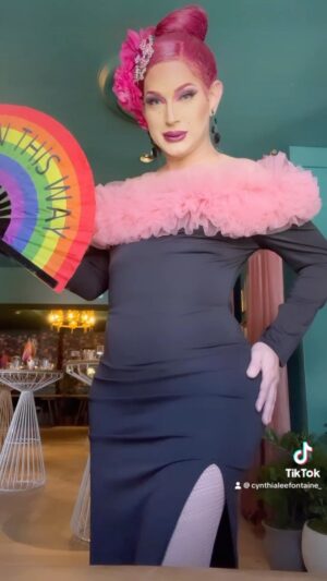 Cynthia Lee Fontaine Instagram - 💕This past weekend was extraordinary good ! 
The @chambordliqueur  cocktail class experience celebrating #Austinpride and benefiting @pflag was for the books ! I love to host and it was so much fun ! Thanks to Elise and Jada for the organization and Production of this event . Thanks to #DJAJ @reubentrevino , the bartenders , our chambord models and all the Staff and Managers at @estellesatx for everything!  And thanks to all the attendance! 
💕And thanks to everyone who donate to @pflag 

Hope everyone in Austin , Texas had  a nice Pride Weekend ! 

#fyp #AustinPride #chambord #pflag #host #cocktails #dragrace #love #fun #atx #atxlife #viral #weekend #prideweekend🌈