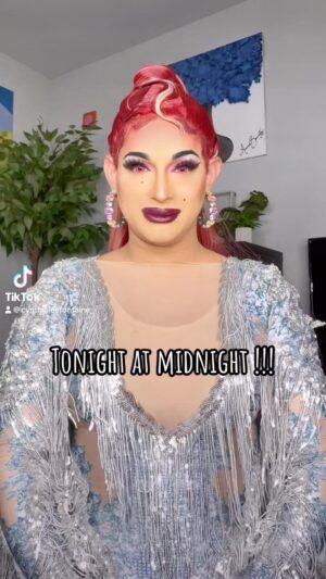 Cynthia Lee Fontaine Instagram - 🔥Hoy a la medianoche 🔥
Nuestra nueva canción “La De Mala Gente”estara disponible en todas las plataformas digitales musicales . Y el video musical  gran estreno mañana . Contamos con su apoyo . 

#fyp #cumbia #latinx #viral #midnight #medianoche #premiere #estrenomundial #happypride #singer #espanol #rupaulsdragrace #dragqueen #dragperformer #boricua🇵🇷 #mexico #texas #lgbt🌈
