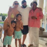 DJ Khaled Instagram - Bless up Prime Minister @mamottley 🇧🇧🇧🇧🇧🇧 #RIHADOS BARBADOS 🇧🇧I JUST WANT TO BREATHE THE AIR @badgalriri BREATHES 🇧🇧 Maximum Manners and respect love peace and happiness , LOVE IS THE ONLY WAY ! GRATEFUL FOR THE LUV ! KHALED FAMILY VACATION 🇧🇧
