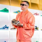 Daddy Yankee Instagram – Me fui de @sneakershopping con el corillo de @complex 👟🔥 La experiencia a otro nivel con esta gente.🔝Entren a su canal de YouTube para que vean el episodio. 🐐