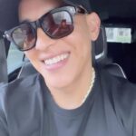 Daddy Yankee Instagram - Gracias a todos por su cariño, les prometo el cierre más grande de mi carrera . No se sentarán, ustedes saben ya ! Nos vemos en #LAMETA 🇵🇷 #soldout #legendaddy