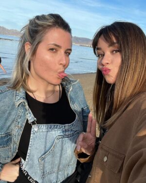 Dafne Fernández Instagram - 38 vueltas al sol 🎂
Gracias a mi familia hermosa por hacer de este día un día especial @mariocgirela @satine12 @esmegarmor @ifecontoxsgs