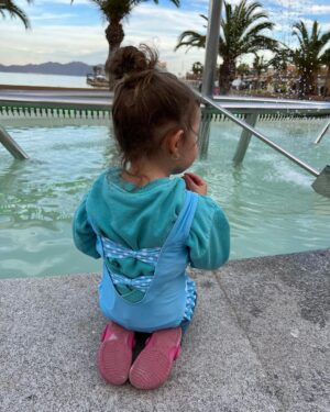 Dafne Fernández Instagram - 38 vueltas al sol 🎂
Gracias a mi familia hermosa por hacer de este día un día especial @mariocgirela @satine12 @esmegarmor @ifecontoxsgs