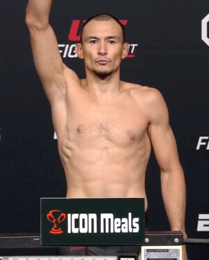 Damir Ismagulov Instagram - ⚖️ @Ismagulov_Damir показал на весах 70,76 кг! #UFCVegas76