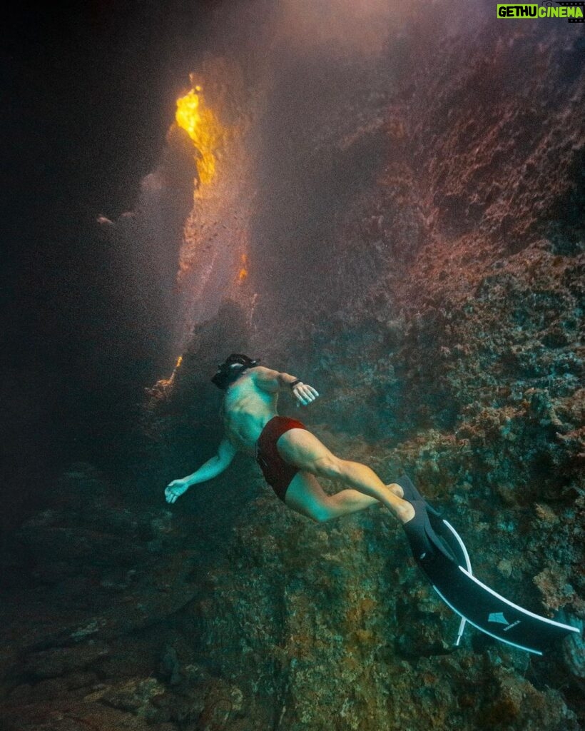 Dan Bilzerian Instagram - Cave diving w @tones.of.blue Sri panwa