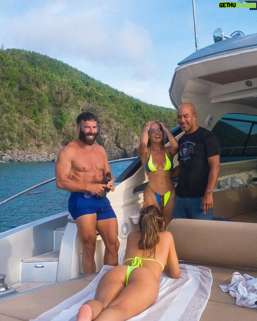 Dan Bilzerian Instagram - Monday’s are for the mushrooms @billperkins