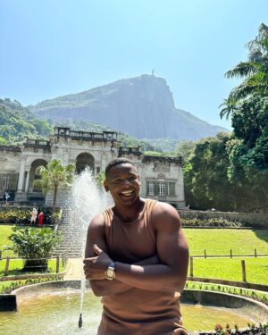 Dan Ferreira Instagram - Setembrino abriu câmera, portas, caminhos e apetite. Outubro tem lançamentos e muito mais! ✨
