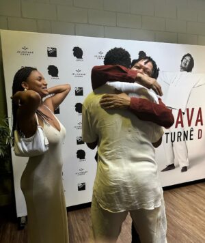 Dan Ferreira Instagram - Noite do último sábado pra lembrar pra sempre. Comemorando mais um ano de vida no show desse artista que eu amo! @djavan sua arte é gigante, atemporal. Uma honra te conhecer! Sentir e perceber a vida por sua música é uma benção! Vida longa!!! ❤️

Obrigado, @eva_atocha e @vanessacardososoms