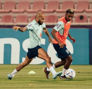 Dani Alves Instagram - 3XF= Foco, ,Força,Fé!! 
#WorldCup2022 #Qatar #TreinoDay