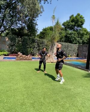 Dani Alves Instagram - Sorte é o encontro da preparação com a oportunidade…. ESTEJAM PREPARADOS, INVISTAM EM VOCÊ MESMO.
No final, É VOCÊ COM VOCÊ MESMO.