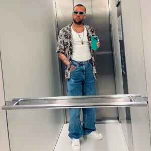 Dani Alves Instagram - Prohibido 🚫 hablarme si no tienen flow🤪
Si lo que de trae es maldad aqui no es bienvenido papis(mamis)