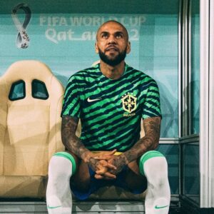 Dani Alves Instagram - Thanks God: Football love Football!!
I Love This Game!!