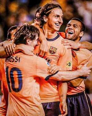Dani Alves Instagram - TBT do día que o Ibra sorriu pela primeira vez 😂😂😂😂😂😂😂😂😂😂😂😂😂😂😂
VemAquiMeuAmiguinho🤪