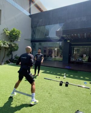 Dani Alves Instagram - Sorte é o encontro da preparação com a oportunidade…. ESTEJAM PREPARADOS, INVISTAM EM VOCÊ MESMO.
No final, É VOCÊ COM VOCÊ MESMO.