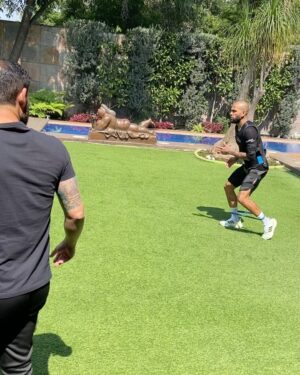 Dani Alves Instagram - Sorte é o encontro da preparação com a oportunidade…. ESTEJAM PREPARADOS, INVISTAM EM VOCÊ MESMO.
No final, É VOCÊ COM VOCÊ MESMO.