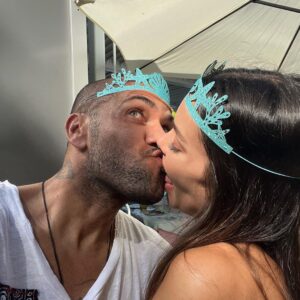 Dani Alves Instagram - Todos os dias são dias de comemorar esse presente que a vida me brindou!! 
O resto é história.