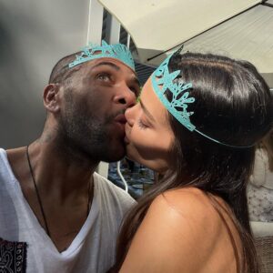 Dani Alves Instagram - Todos os dias são dias de comemorar esse presente que a vida me brindou!! 
O resto é história.