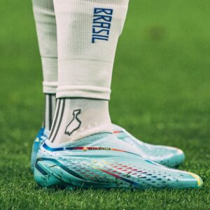 Dani Alves Instagram - Sempre pronto para o próximo desafio! 👊🏼

@adidasbrasil #criadocomadidas