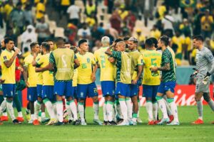 Dani Alves Instagram - Juntos por um sentimento chamado Brasil 🇧🇷!!
#worldCup2022 #Qatar🇶🇦