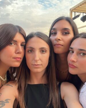 Daniela Collu Instagram - Si inizia e finisce con una bella puledra, in mezzo cose magiche e animalini degli ultimi tempi